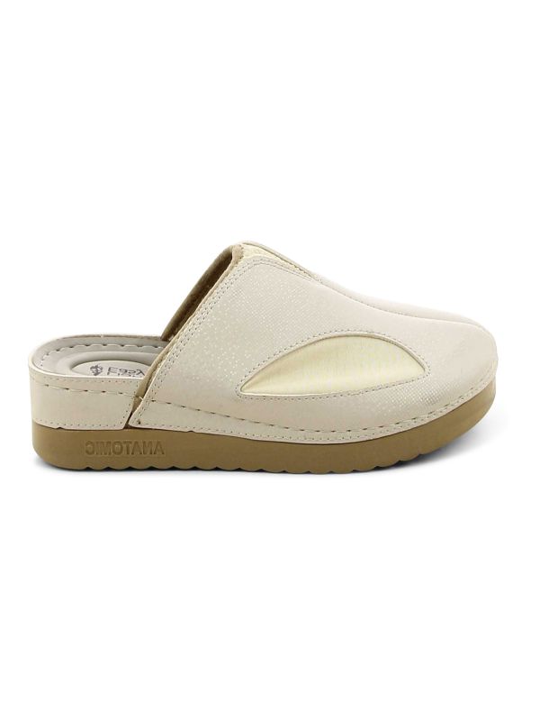 כפכפי נשים עם עקב רוקי גבוה