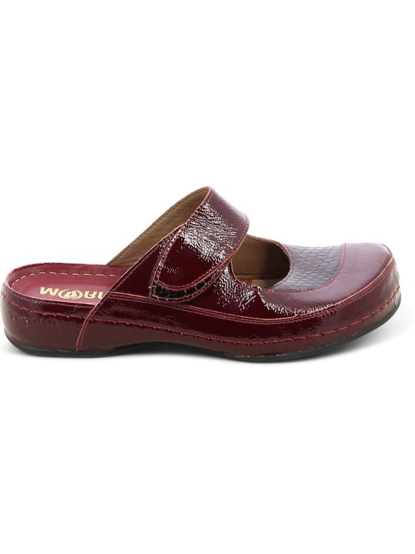 כפכפי נוחות סגורים עם רצועה לנשים