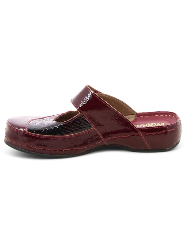 כפכפי נוחות סגורים עם רצועה לנשים