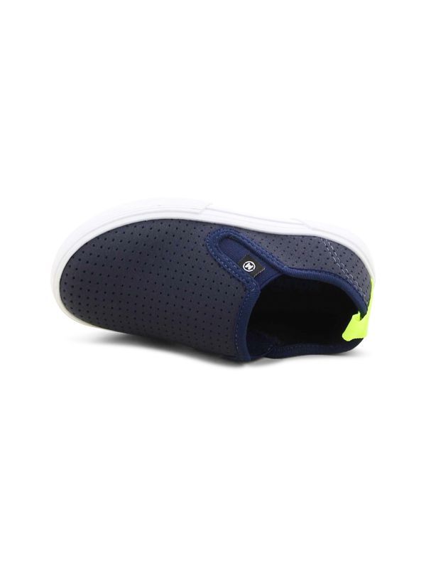 נעלי סליפ און דוגמא מחוררת לפעוטות