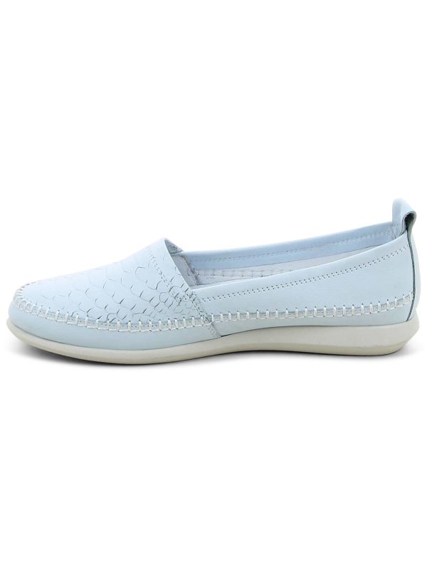 נעלי סליפ און בדוגמת נחש לנשים