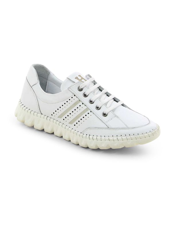 נעלי סניקרס בדוגמא מחוררת לנשים