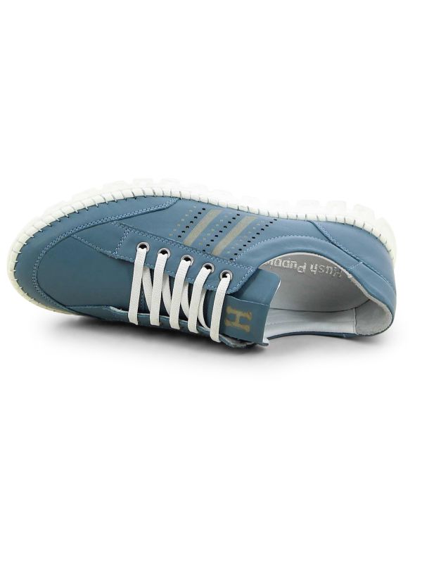 נעלי סניקרס בדוגמא מחוררת לנשים