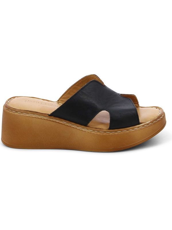 כפכפים עם עקב רוקי לנשים