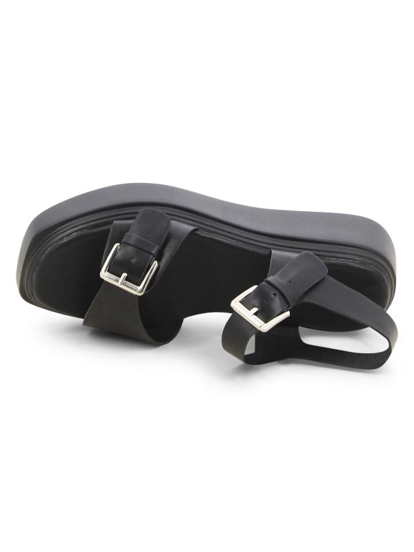 סנדלי פלטפורמה עם אבזמים לנשים