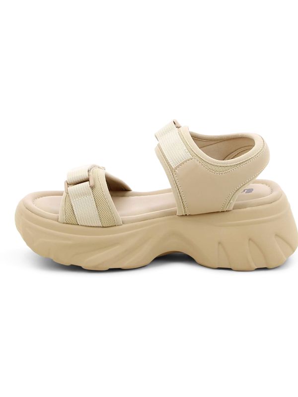 סנדלים ספורטיביים עם רצועות וולקרו לנשים