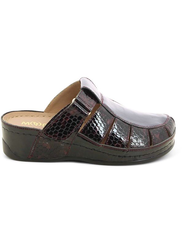 כפכפי נוחות סגורים בדוגמת נחש לנשים