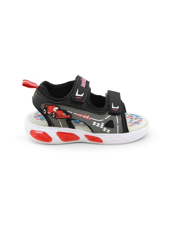 סנדלי CHICOS בדוגמת מכוניות מרוץ לילדים