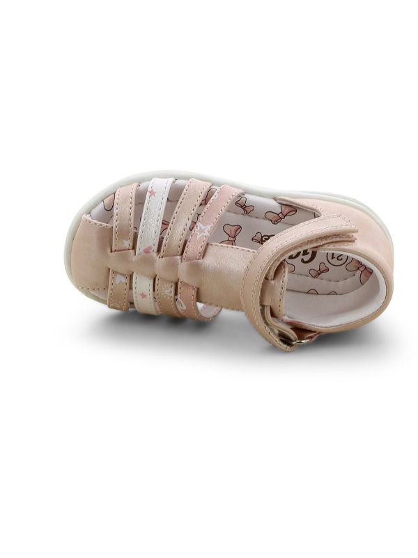 סנדלים פעוטות קלועים דוגמת כוכבים