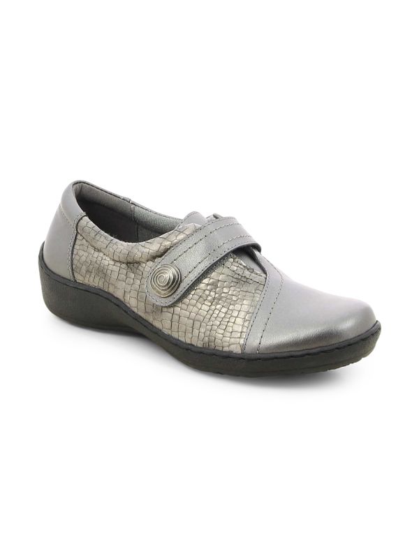 נעלי נוחות עם אבזם בגימור מבריק