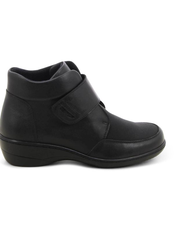 מגפוני נוחות עם עקב רוקי