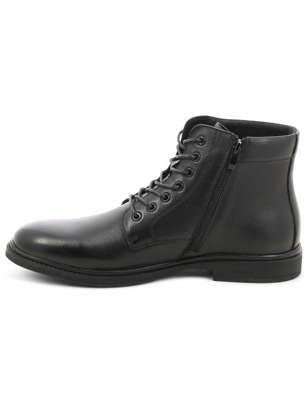 מגפי גברים במראה צבאי