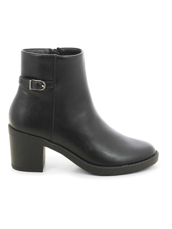 מגפוני עקב עם אבזם