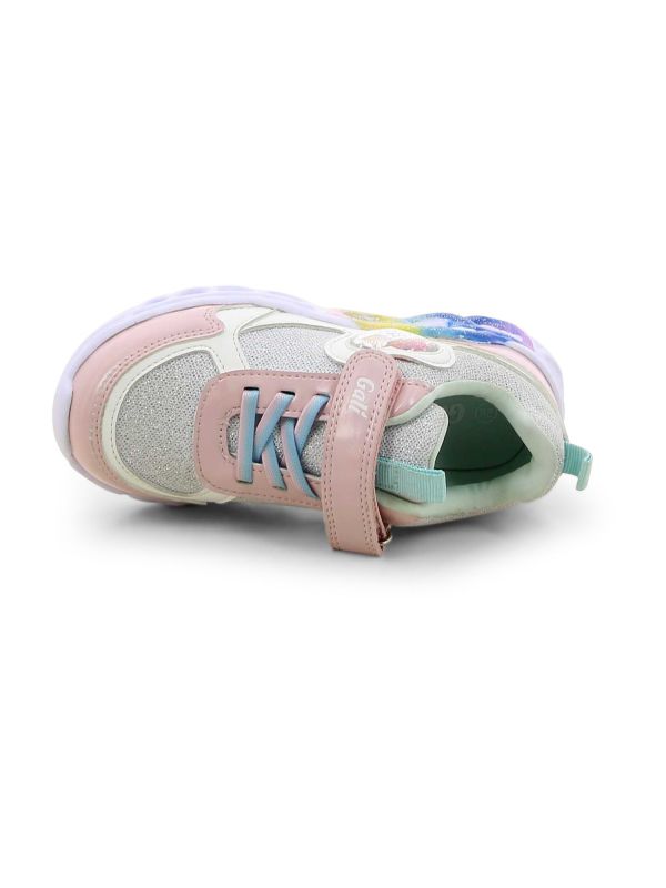 נעלי לבבות ואורות לבנות