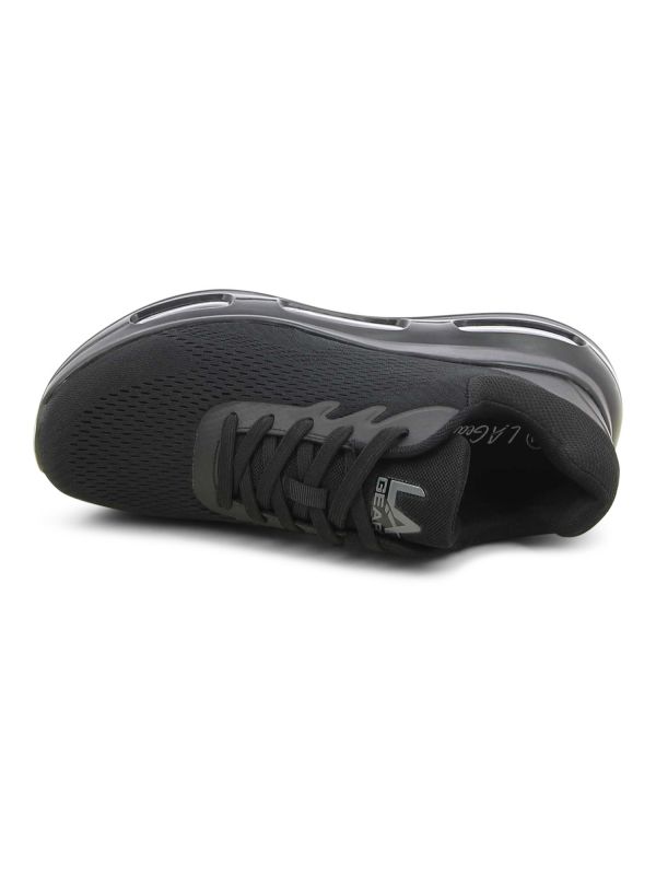 נעלי ריצה לגברים במראה אורבני מודרני