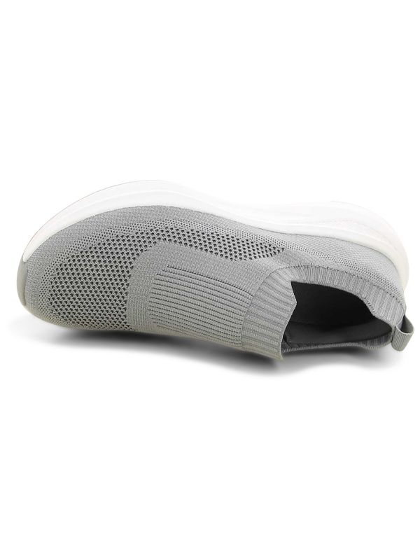 נעלי ספורט לגברים במבנה ארגונומי