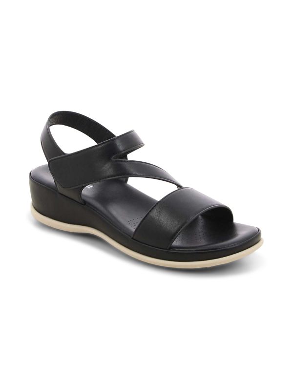 סנדלי פלטפורמה עם רצועות מוצלבות