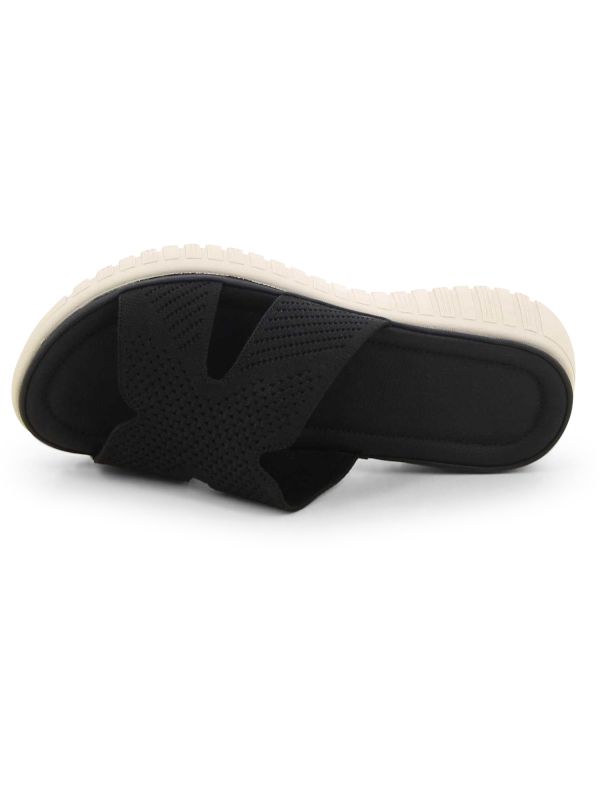 כפכפי נשים עם עקב רוקי ורצועת איקס