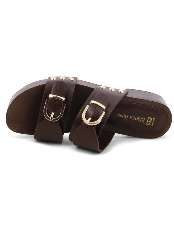 כפכפי נשים עם אבזמים