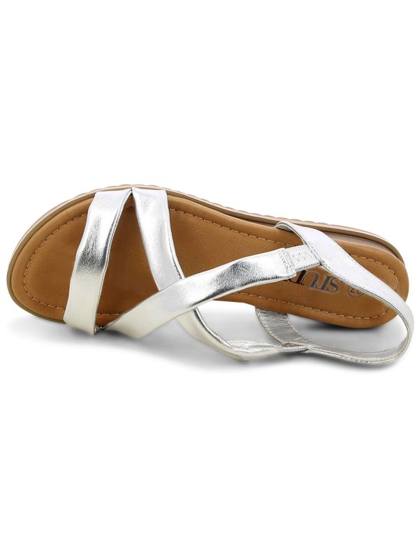 סנדלים שטוחים עם רצועות אלכסוניות