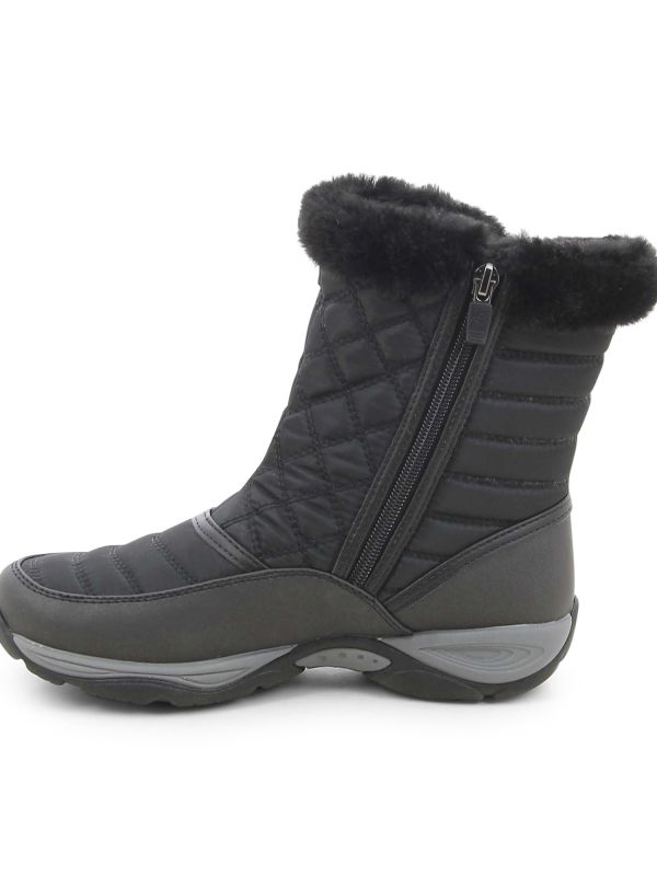 מגפוני פרווה ספורטיביים לנשים