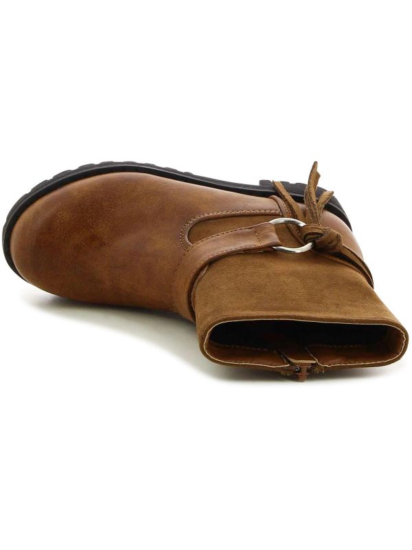 מגפוני רוכבים עם גדילים