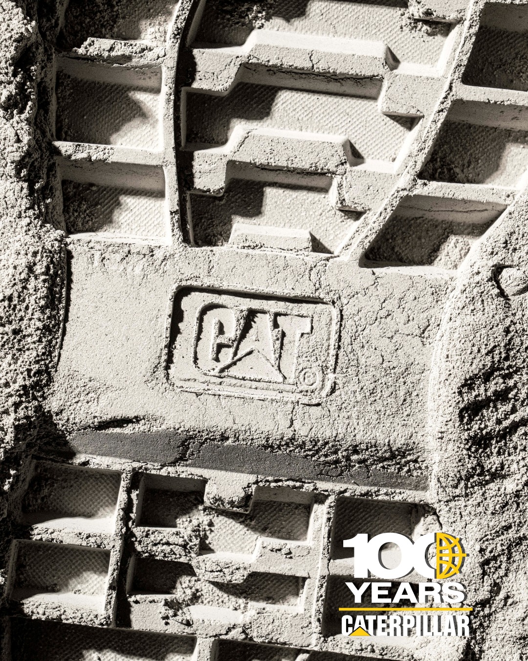 רשת גלי גאה להציג: קולקציית 100 השנים של קאטרפילר
שלושה דגמים ייחודיים במהדורה מוגבלת המציינים מאה שנות עוצמה, הנדסה וחדשנות

דגם Apollo 11 
נוצר בהשראת ציוד האסטרונאוטים, עם סוליה קלת-משקל וגימור מאובק המזכיר את הצעדים הראשונים על הירח. 

*ניתן להשיג את הדגם באתר רשת גלי בלבד - מלאי מוגבל*

#100yearscaterpillar #Caterpillar #footwear