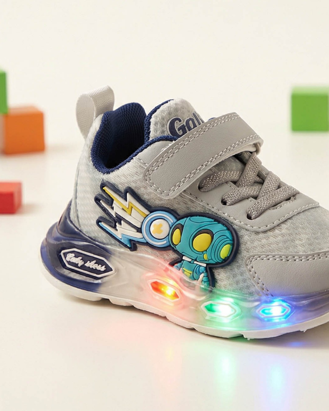 נעלי ספורט עם אורות שילדים אוהבים זה רק ברשת גלי