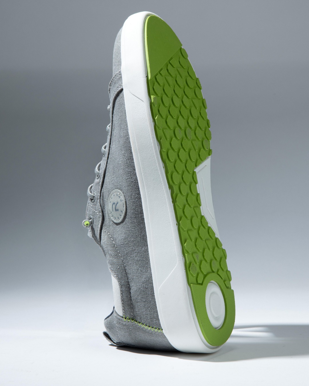 קולקציית נעלי סניקרס לגברים של מותגים מובילים ברשת גלי